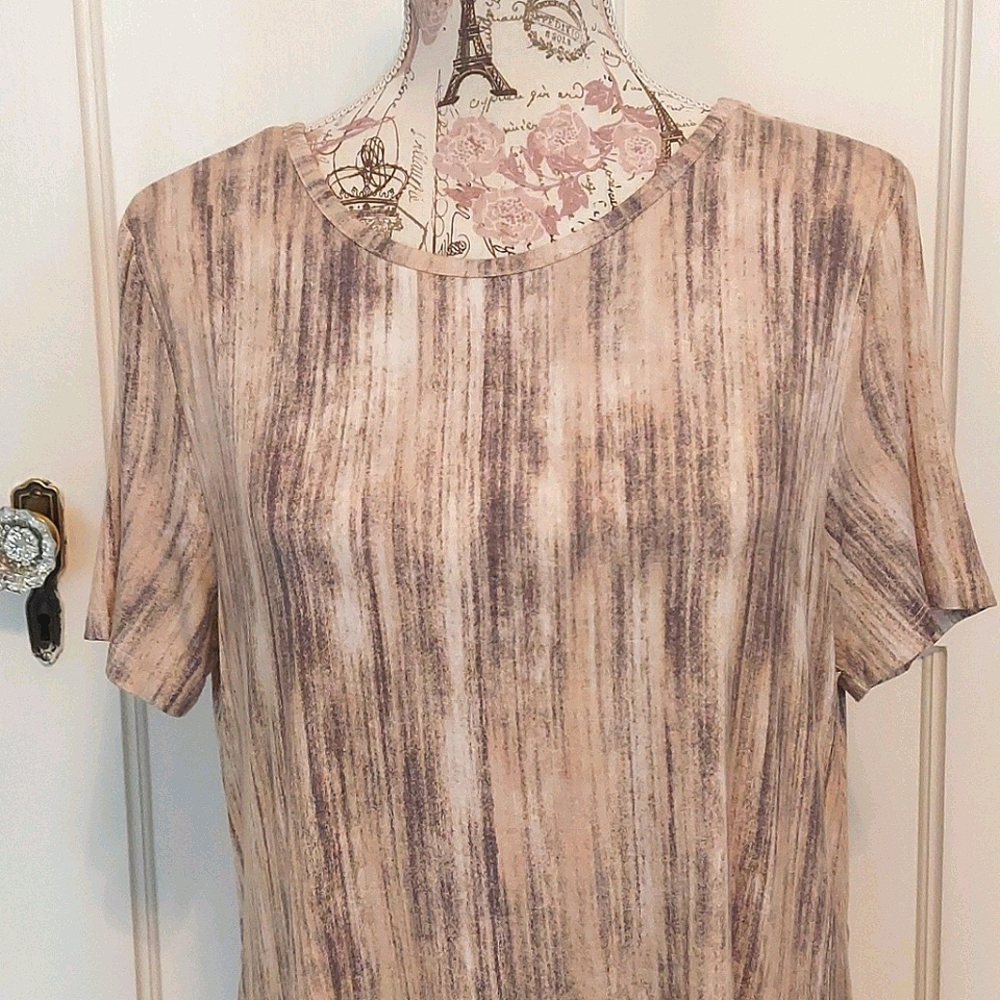 LISA RINNA TOP - Picture 3 of 9